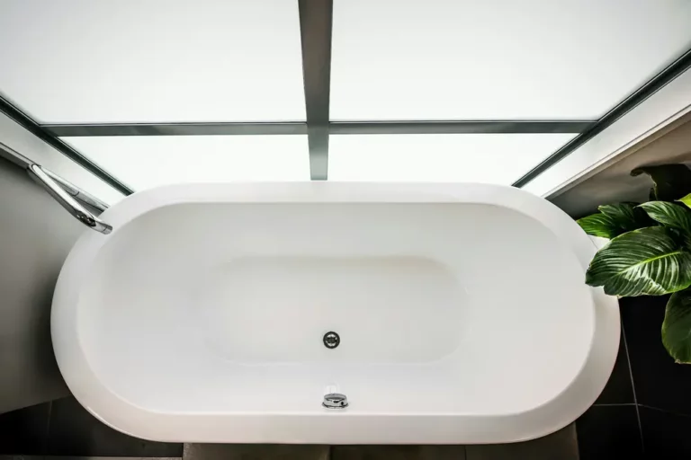 Easy Steps to Make Your Plastic Bathtub Sparkle Like New